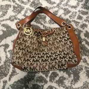 Michael Kors Shoulder Bag. Camel/tan